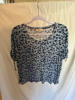 Michael Kors Blue Floral Scoop Neck Short Sleeve Top